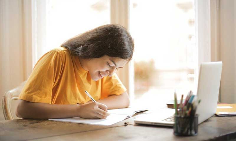 Consider Before Selecting Essay Writing Service