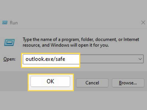 Type outlook.exe/safe and click OK