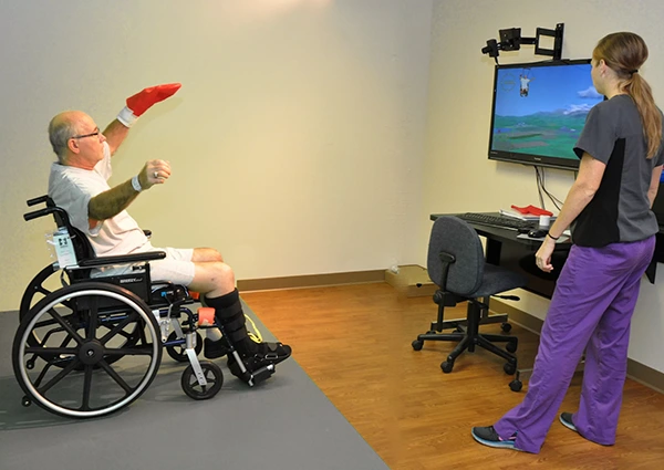 Augmented Reality (AR) and Virtual Reality (VR) in physical therapy 